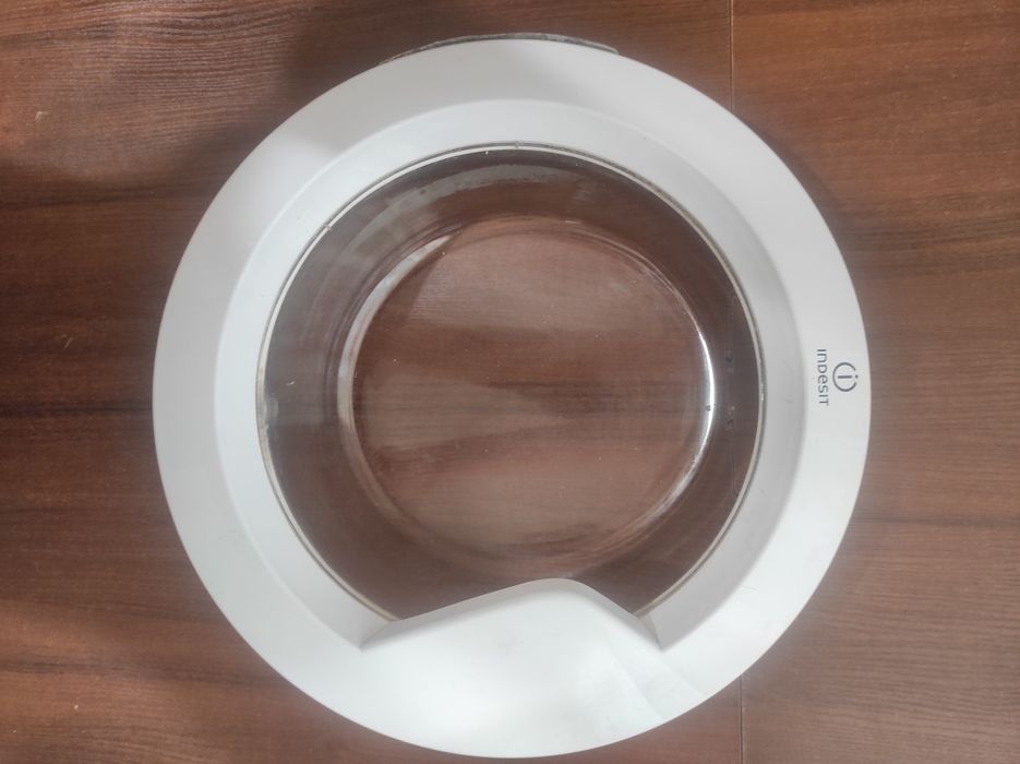 Продам недорого люк до пральної машини Indesit iwsb 5085