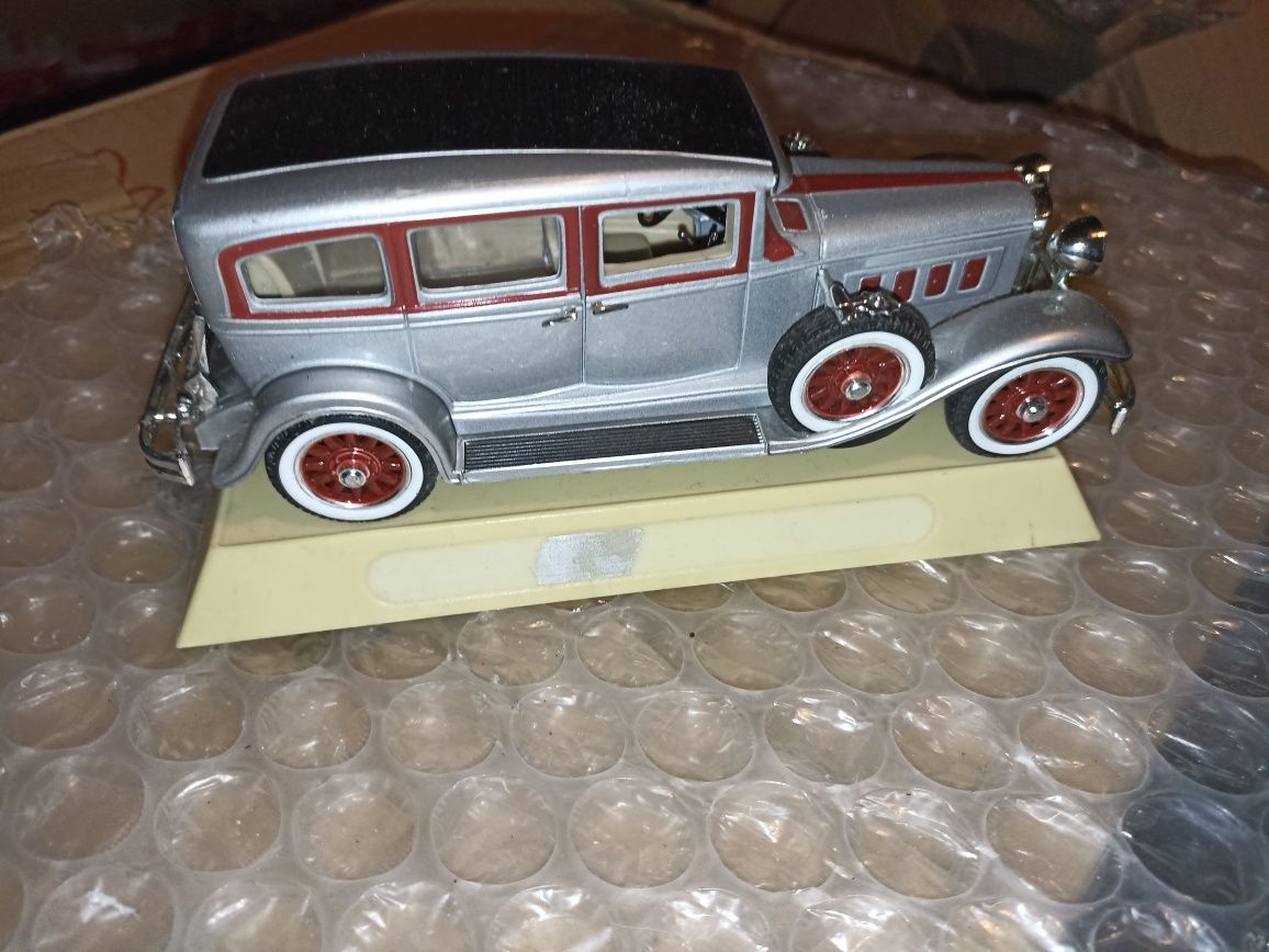 Anson 1931 Peerless 1/27 Scale Diecast Sedan Car Model