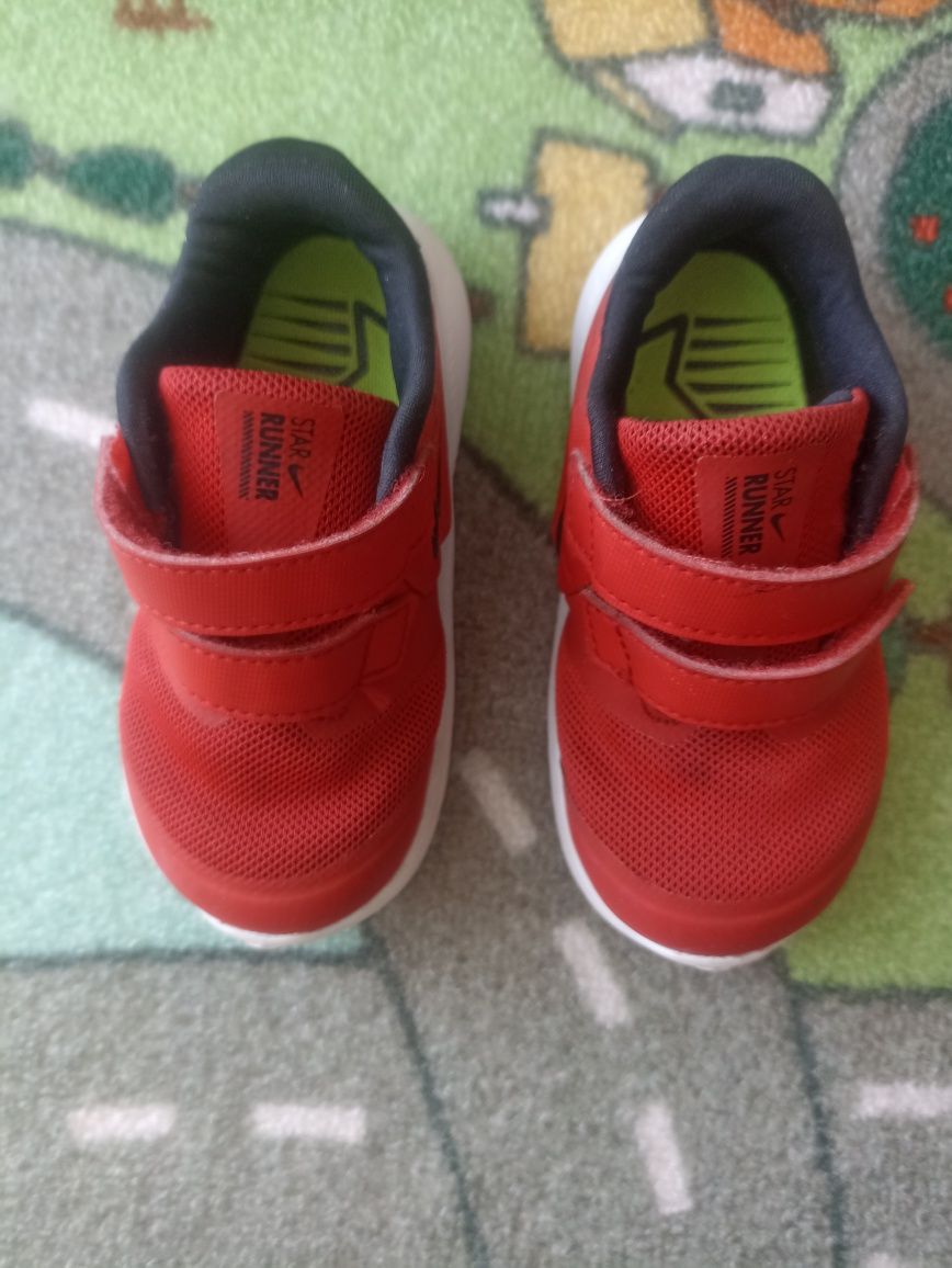 Czerwone adidasy Nike rozmiar 23,5