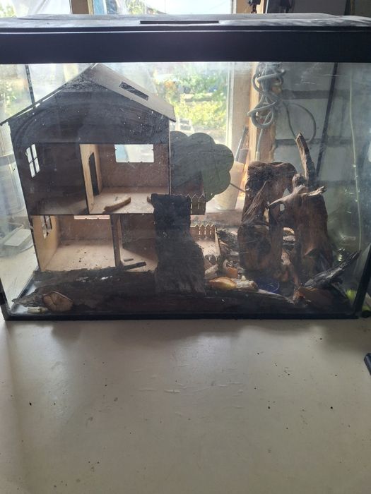 Продам терариум в отличном состоянии