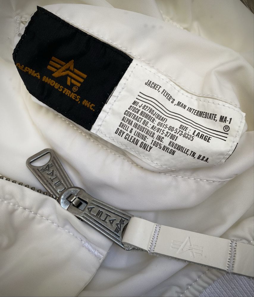 Бомбер Alpha Industries NASA MA-1 Flight Jacket Originals