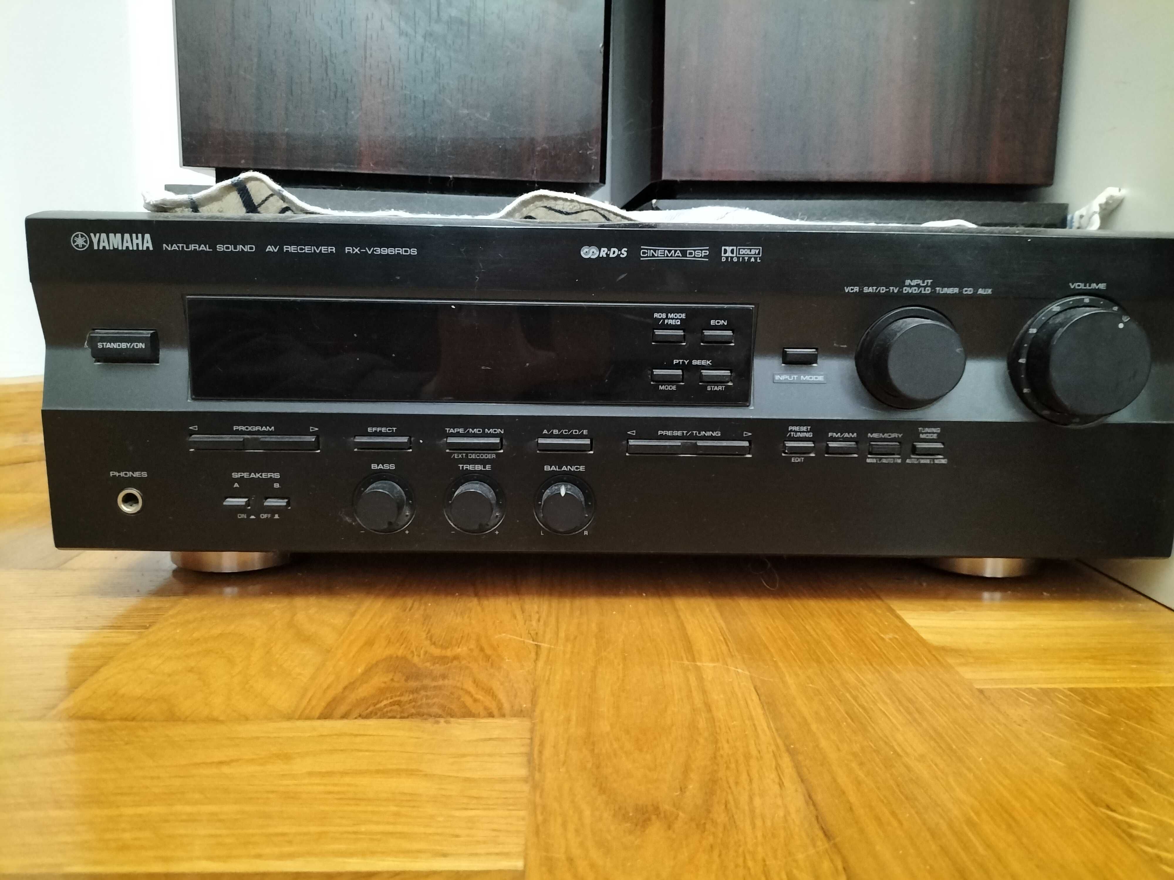 Amplituner YAMAHA + 5 głośników