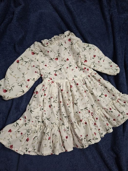 Чарівна сукня на свято 2 роки