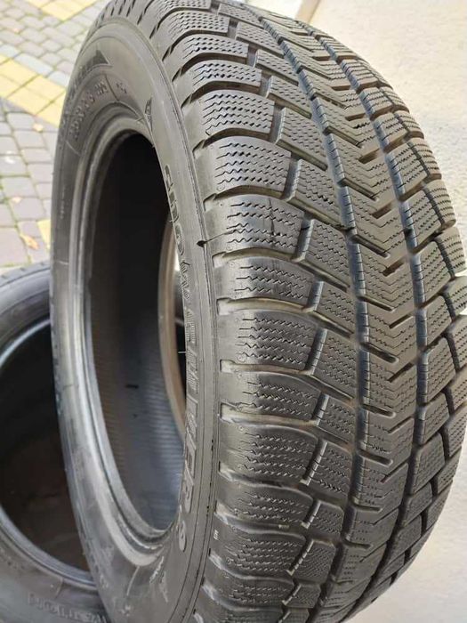 зимові шини 225/60 R18