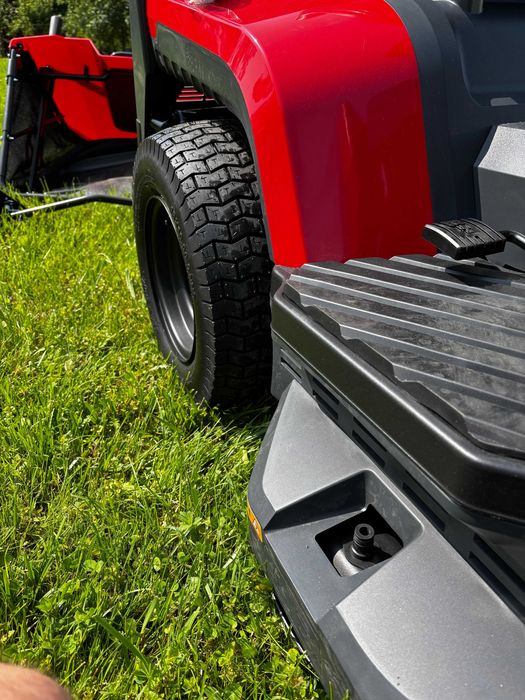 Traktorek Ogrodowy Traktor Kosiarka do trawy zkoszem 18KM Nowy FAWORYT