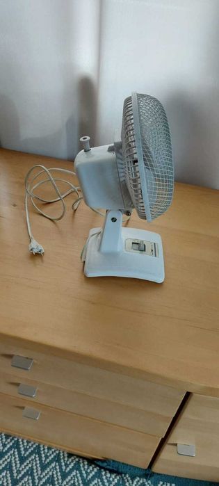 Praktyczny, Kompaktowy wentylator biurkowy / wiatrak Clatronic VL 2142