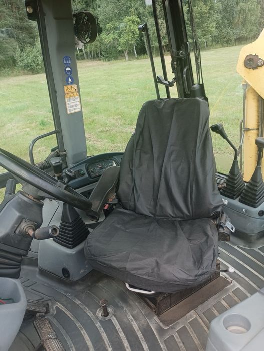 New Holland LB110 Koparko Ładowarka
