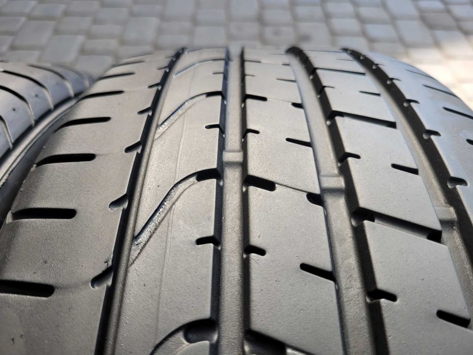 225 / 40 R 18    Pirelli