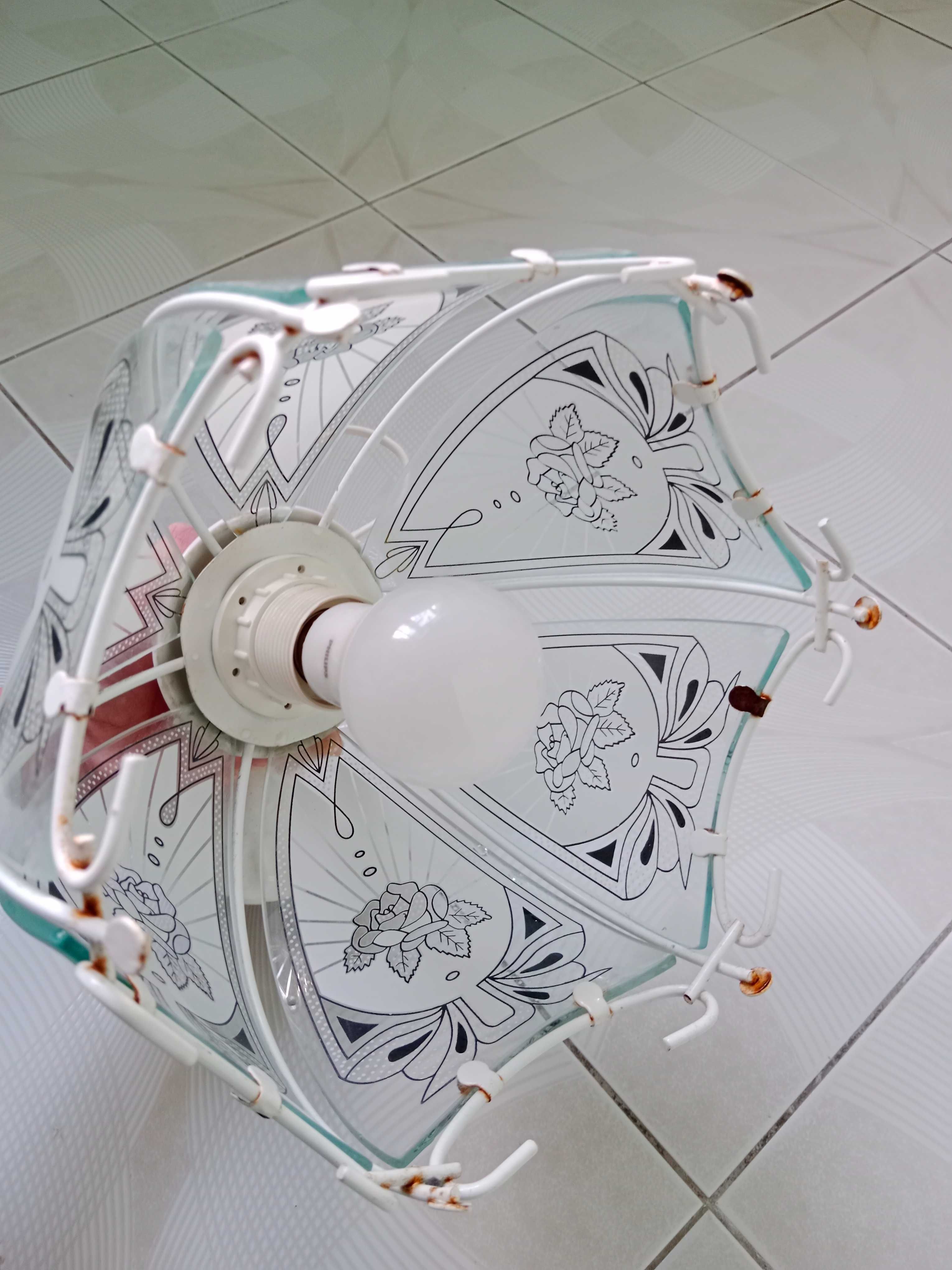 Lampa wisząca ze szkła do kuchni,na działkę