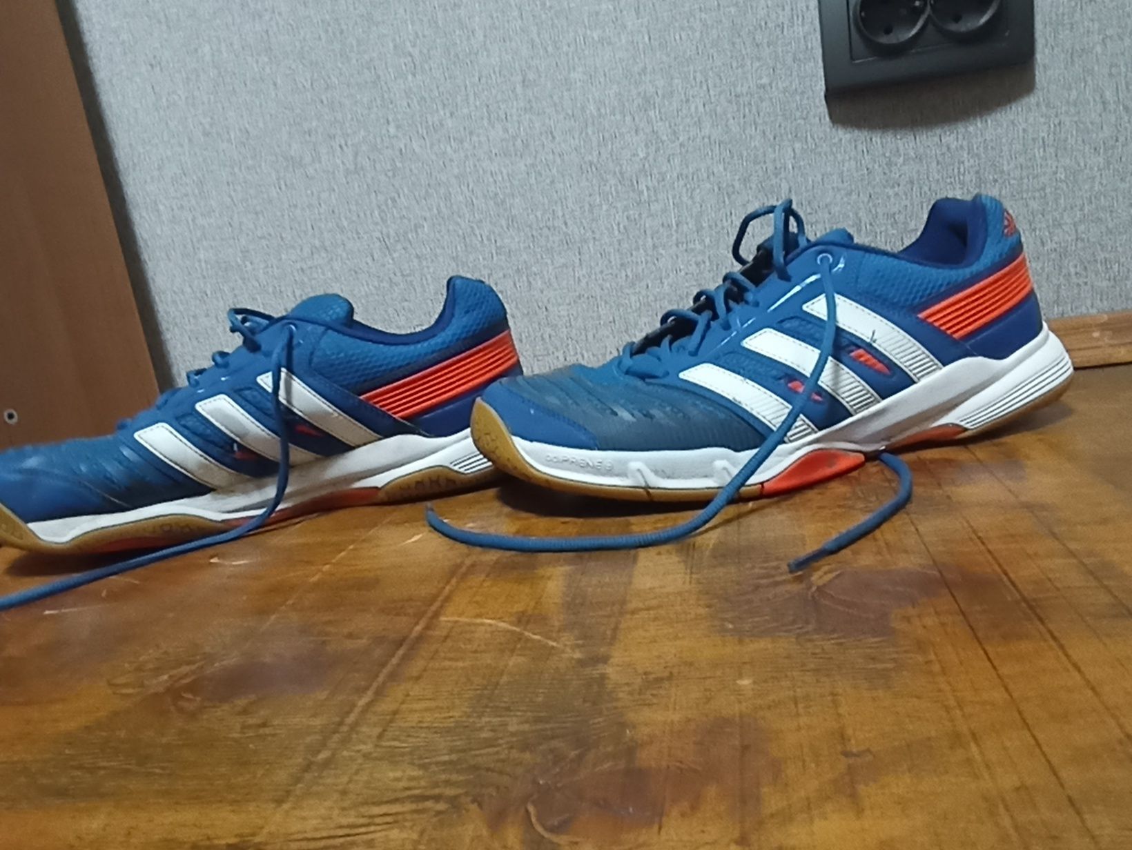 Кросівки Adidas гандбольні