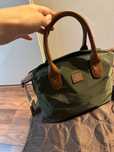 Torebka khaki Charm London średnia