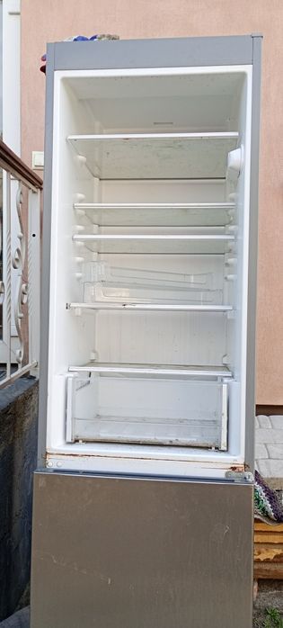 Продам холодильник на запчастини