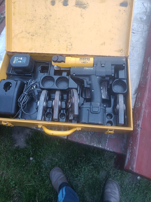 Zaciskarka rems z szczekami M