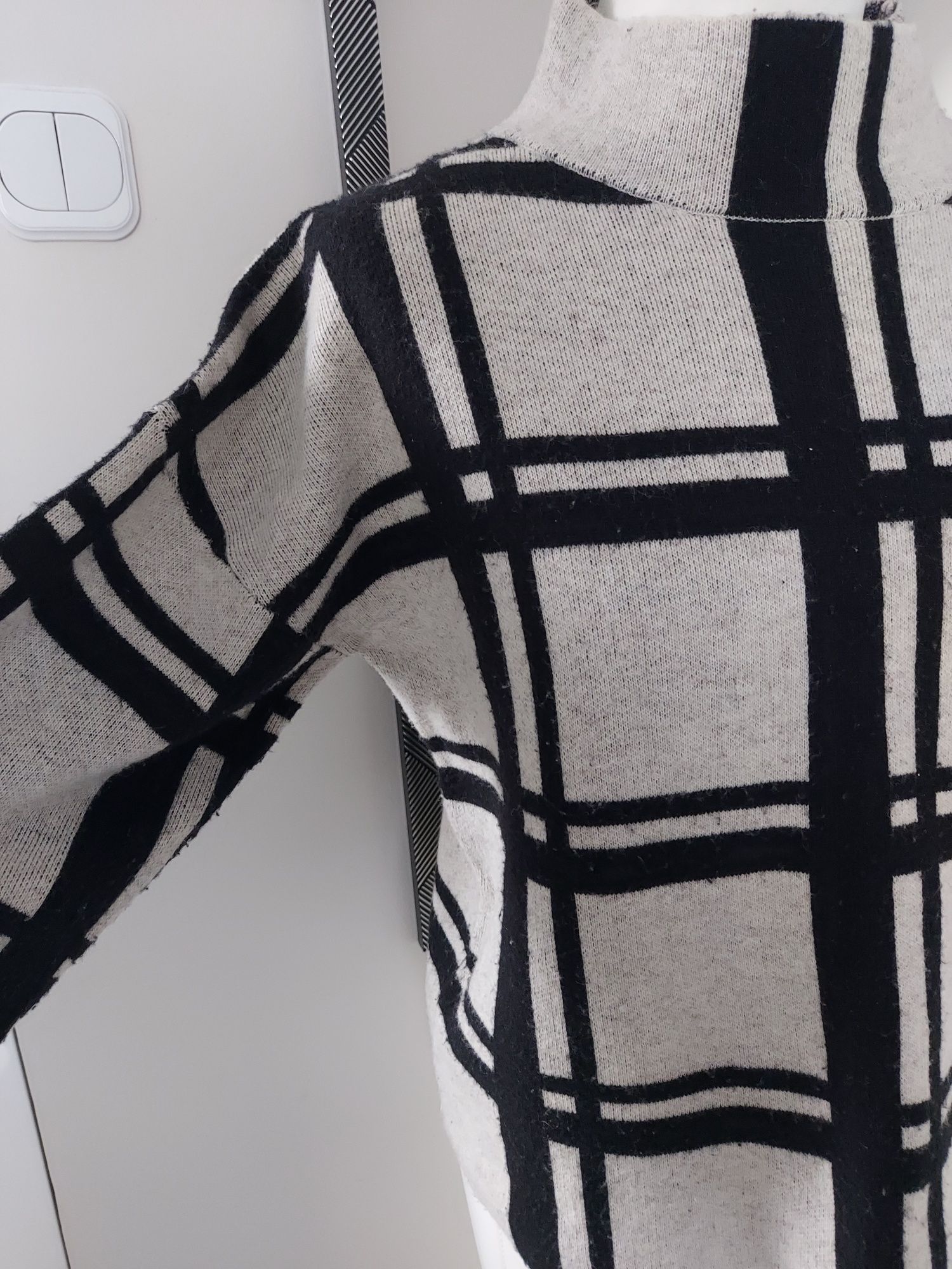 Elegancki sweter r S