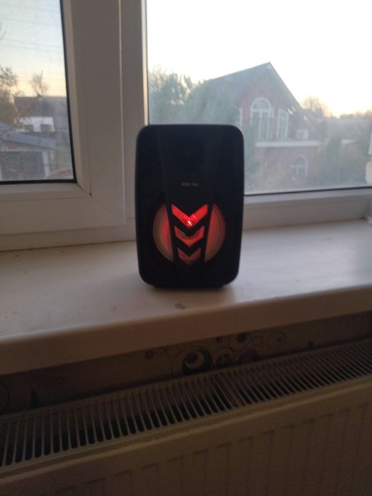 Блютуз колонка.  .