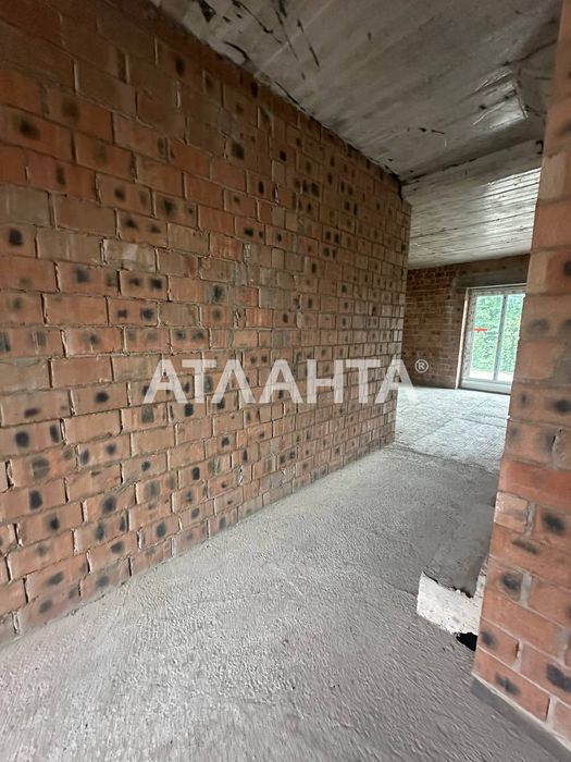 Таунхаус з гаражем, підвалом і місцем під авто на вул. Горіхівській