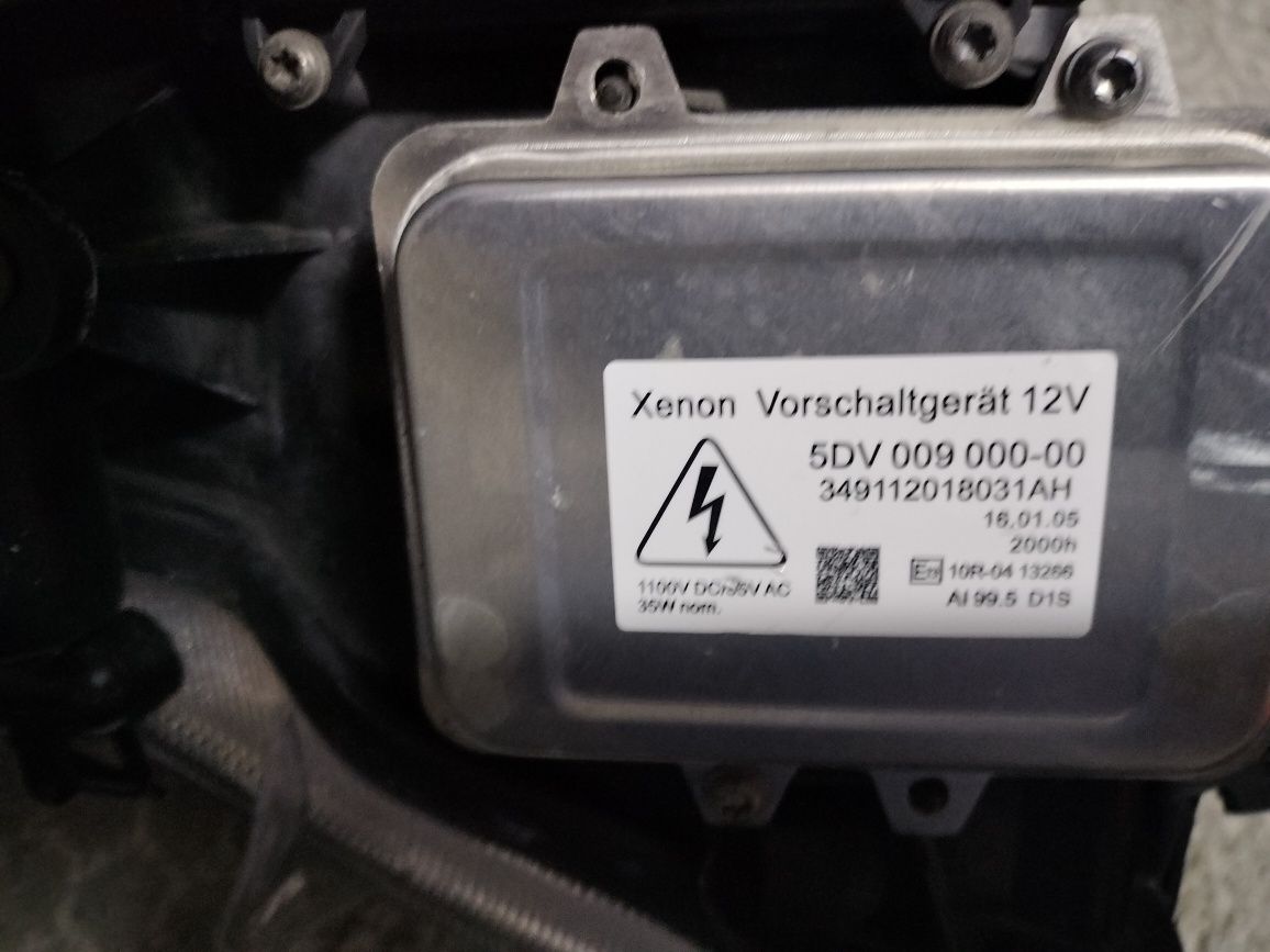 Lampa przednia Skoda superb2