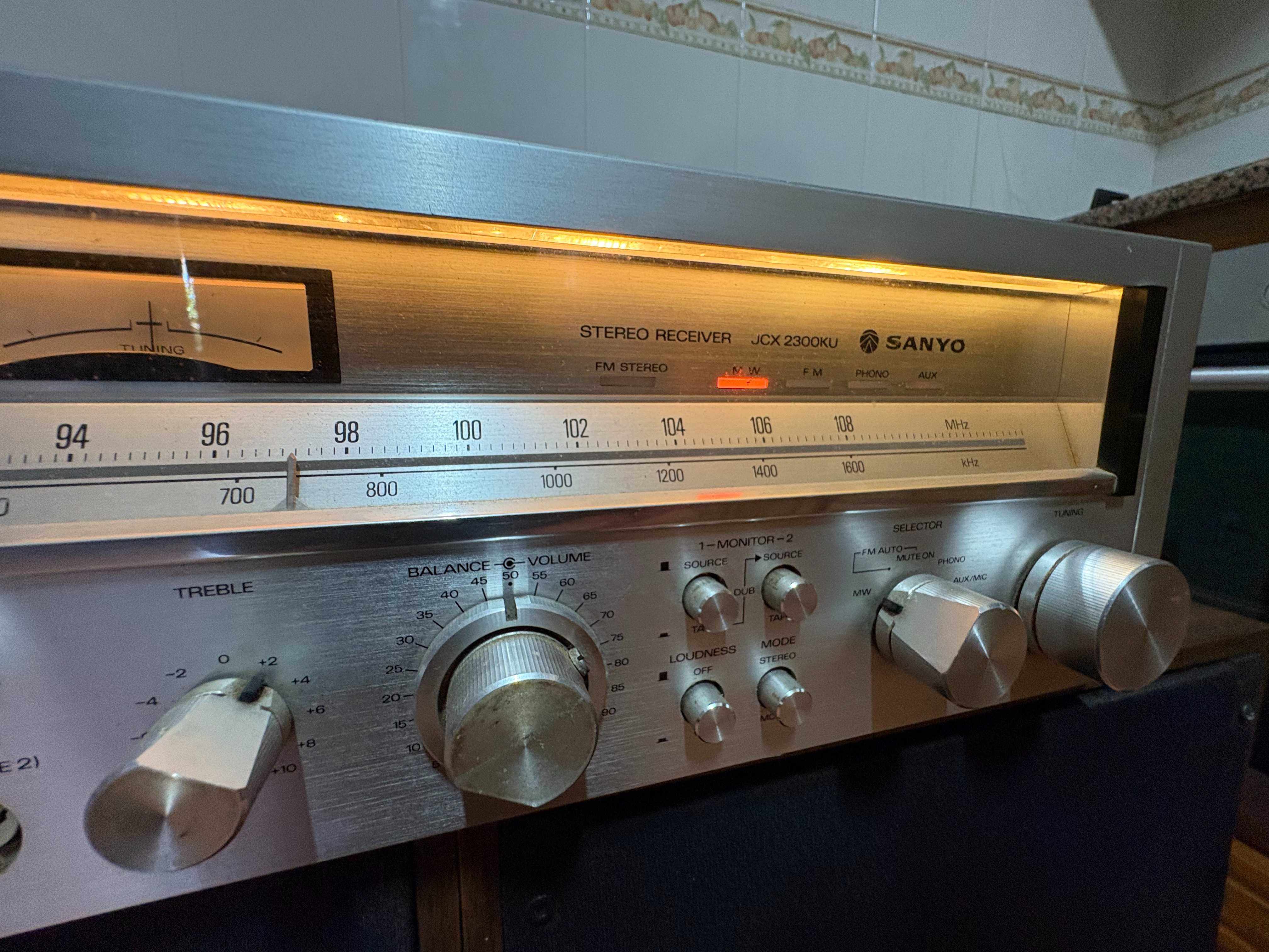 Amplificador Sanyo JCX 2300KU + colunas