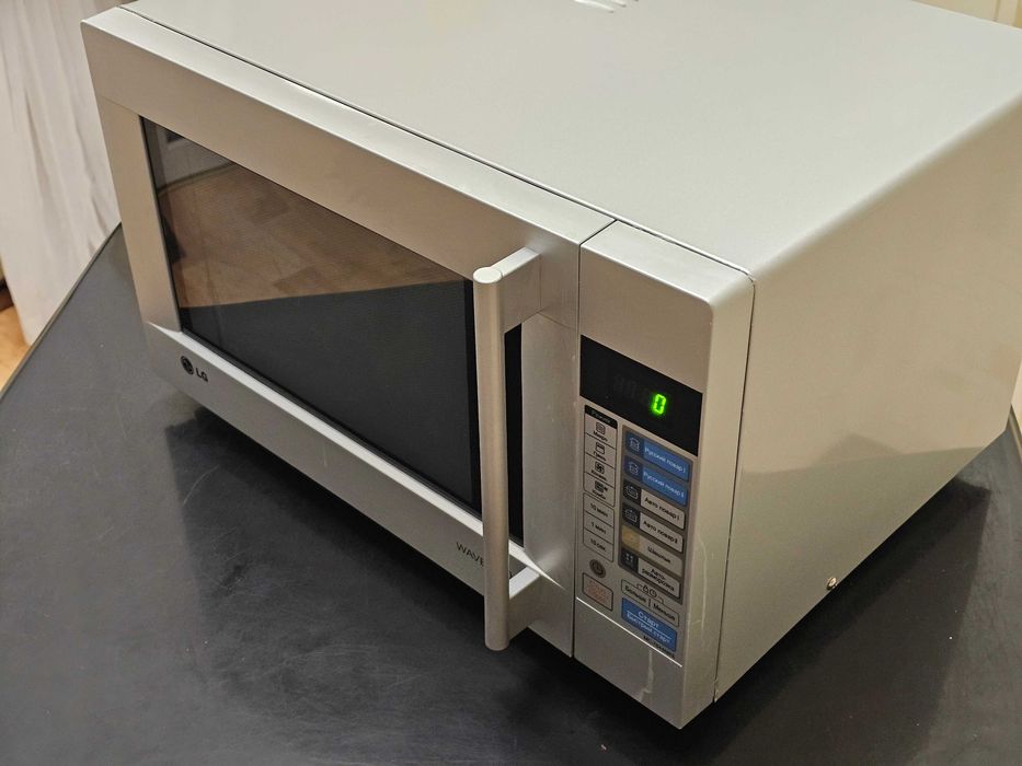 Мікрохвильова піч LG MC-7844NRS