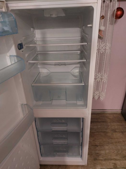 Lodówka BEKO 152 cm wysoka