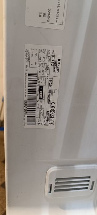 Lodówka Ariston polecam 60x200.