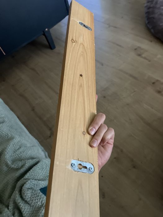 Drewniany wieszak ścienny 3 kołki