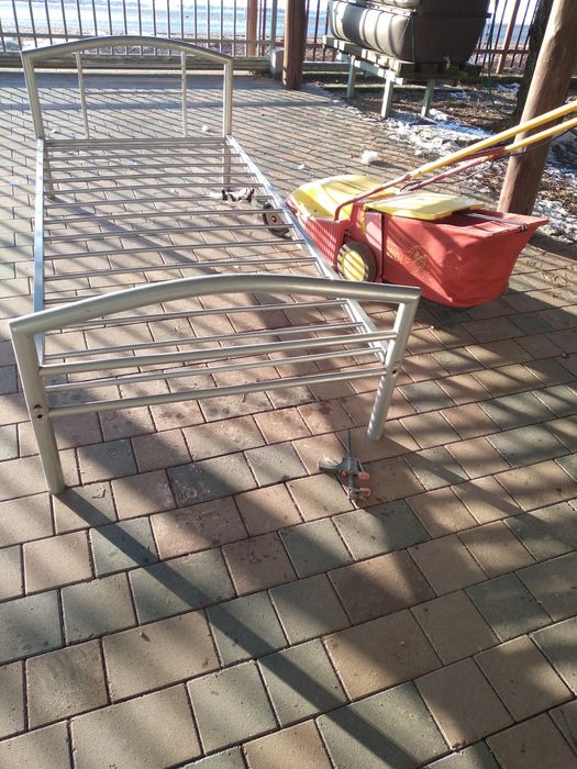 Łóżka metalowe bez   materaca