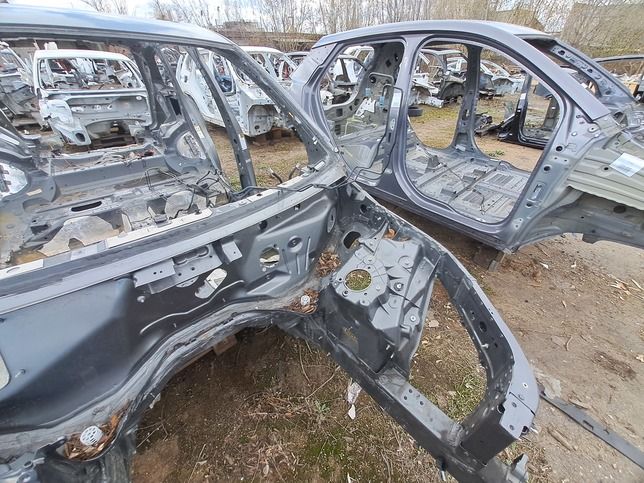 Четверть передняя левая AUDI Q7 4M 4M0805109B