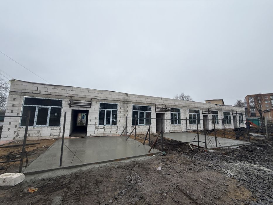 Одноповерхові таунхауси , на стадії будівництва