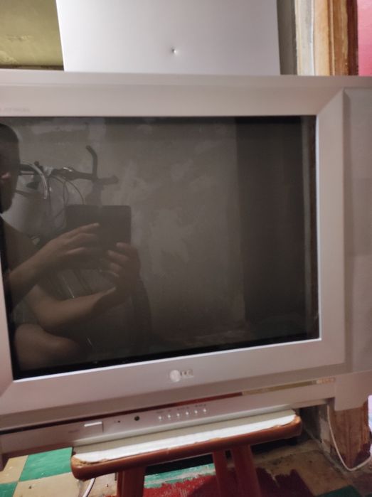 Продам телевизор  LG