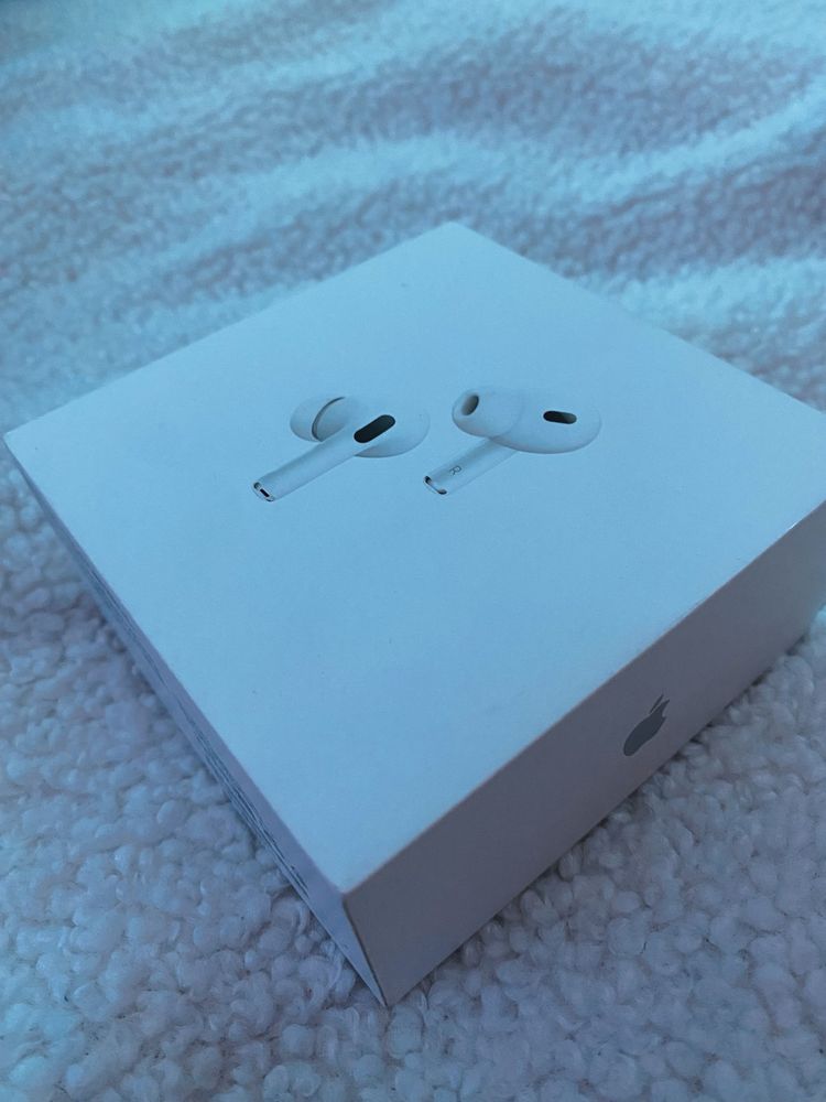 Sprzedam AirPods Pro w stanie idealnym – pełen zestaw, faktura!