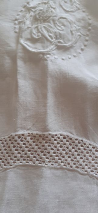Maravilha de Lenço eml Linho e Seda Bordados Manuais