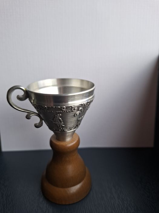 Metalowy kielich ozdobny z cyny 95%