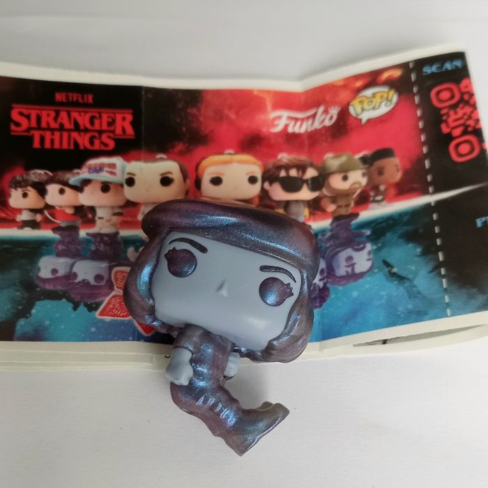 Kinder joy Stranger Things фанко Робін з вивороту