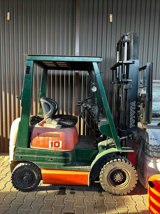 Продам навантажувач (погрузчик) кару Toyota FGL 2010