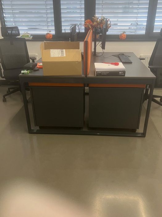 Meble biurowe cały komplet