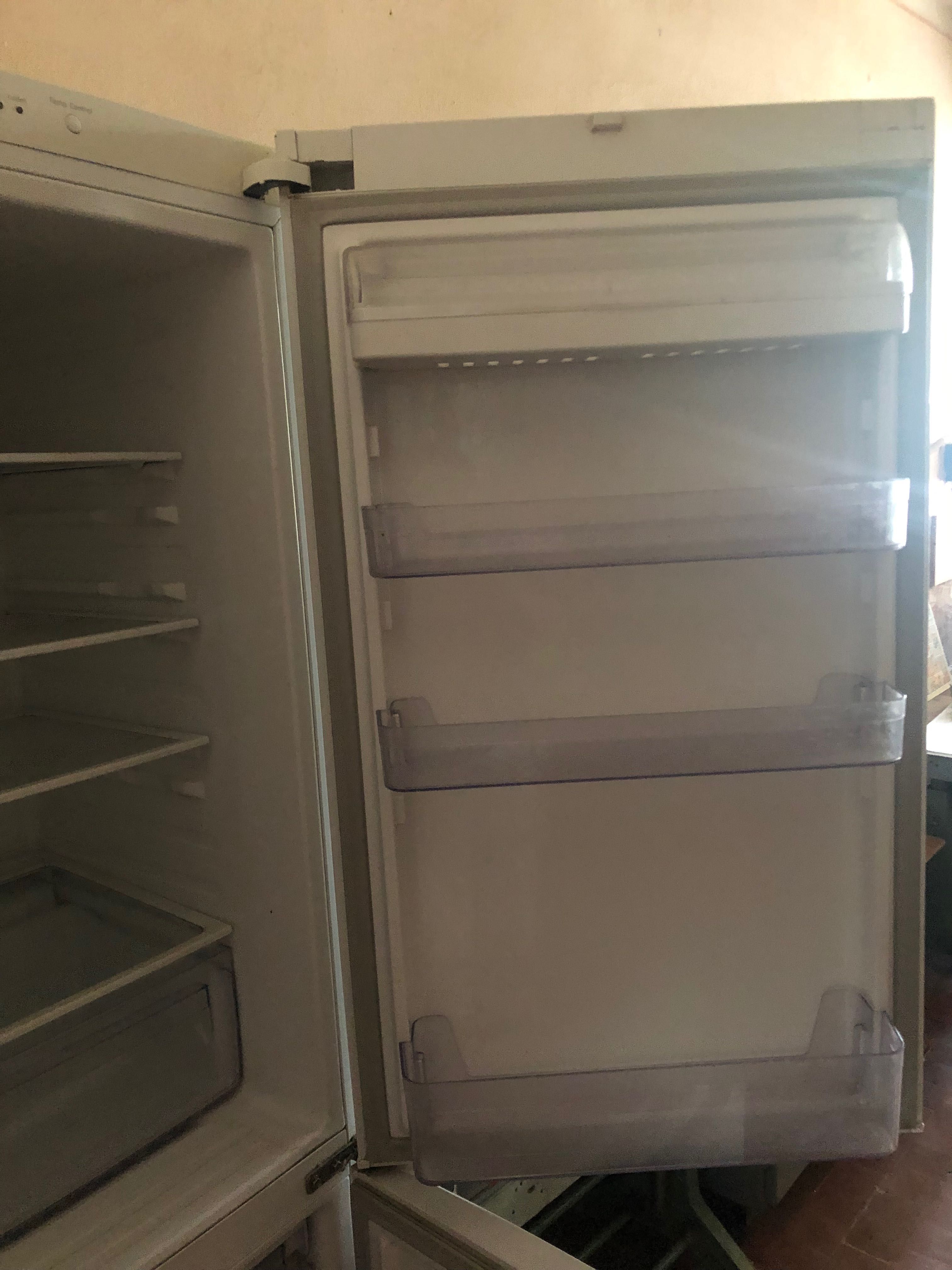 Продам Холодильник б/в