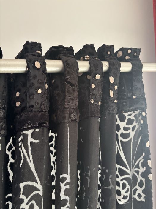 Cortinados veludo arvores com transparência Gato Preto 25€ cada