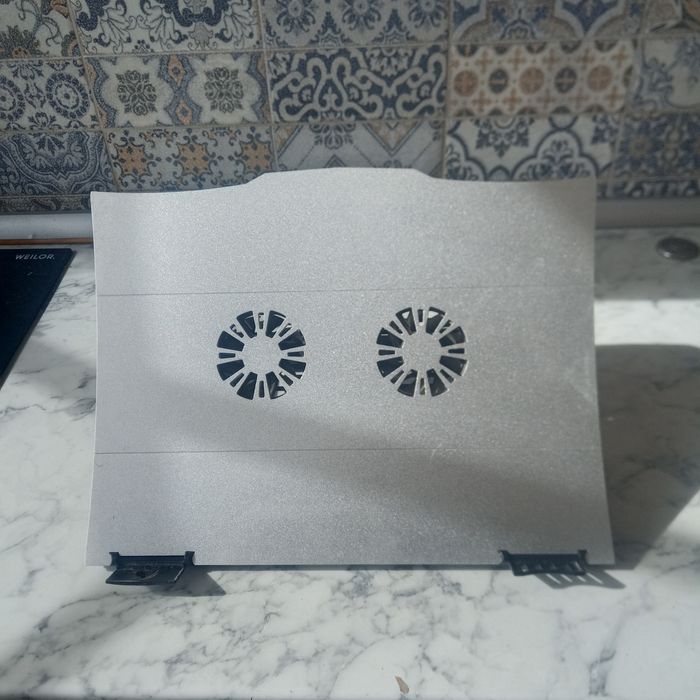 Охлаждающая подставка для ноутбука