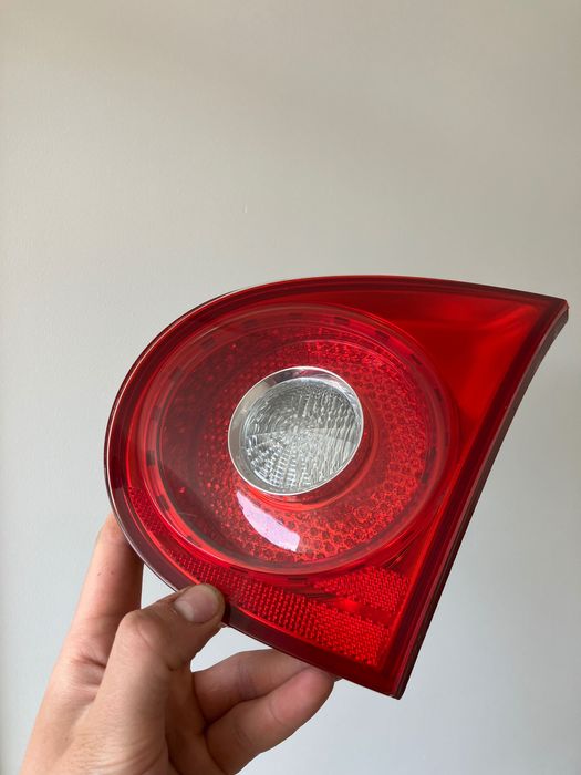 Lampa tylna klapy Volkswagen Golf V