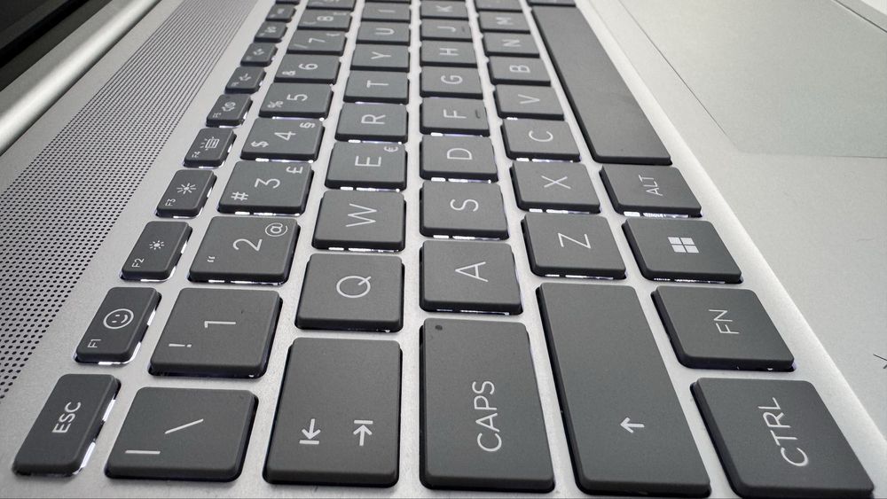 2024 ТОП Мультимедійний ноутбук HP Envy Laptop 17 i7 13gen DDR5