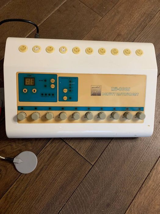 Апарат для електростимуляції м’язів RU-800S Beauty Instrument
