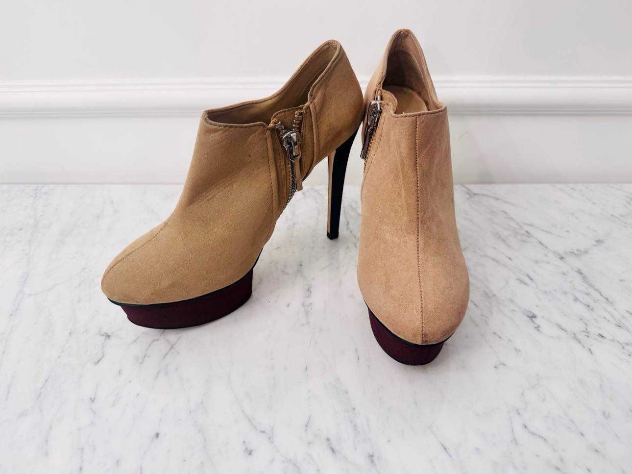 Eleganckie botki na szpilce z platformą - Zara