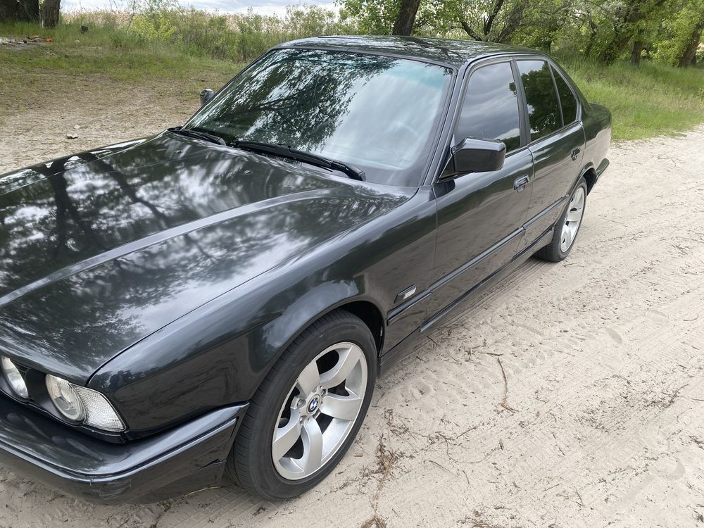 Продам BMW 5 e34