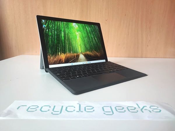 Microsoft Surface Pro 7 Plus i7-1165G7 16GB Ram 256GB NVMe teclado PT