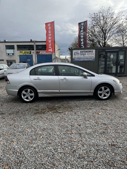 Honda Civic 4DR 1.8 Benzyna 140KM 2009r