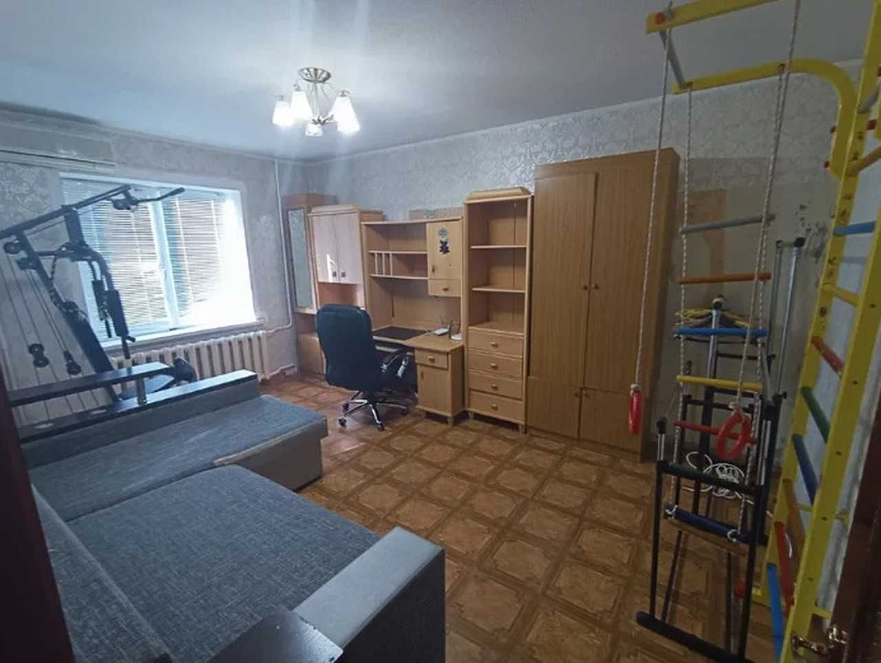 Продам 3-к квартиру (70м2) на ж/м Тополь-3, район школ № 137 и 99
