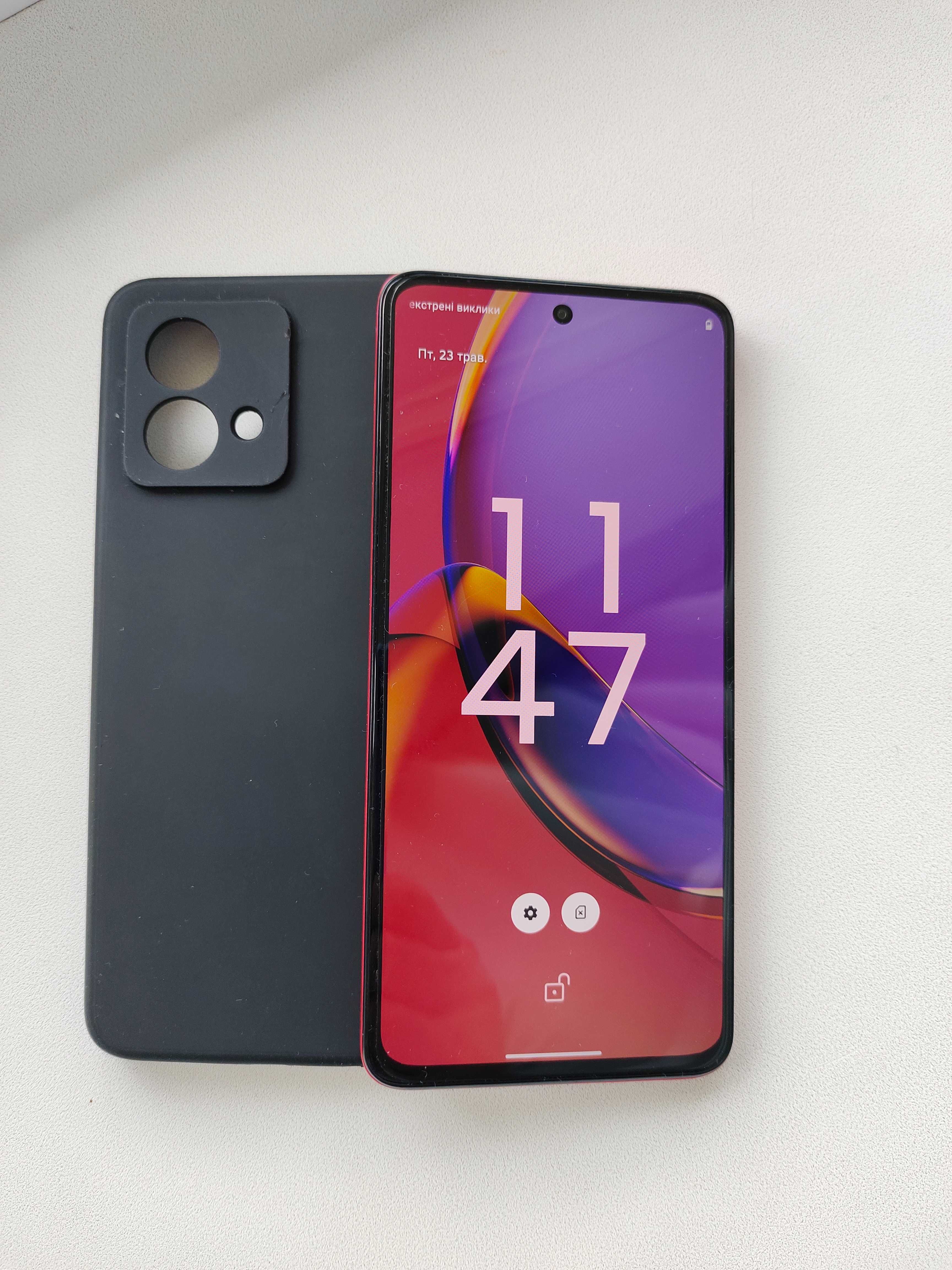 Продам Motorola G84 8/256GB Viva Magenta