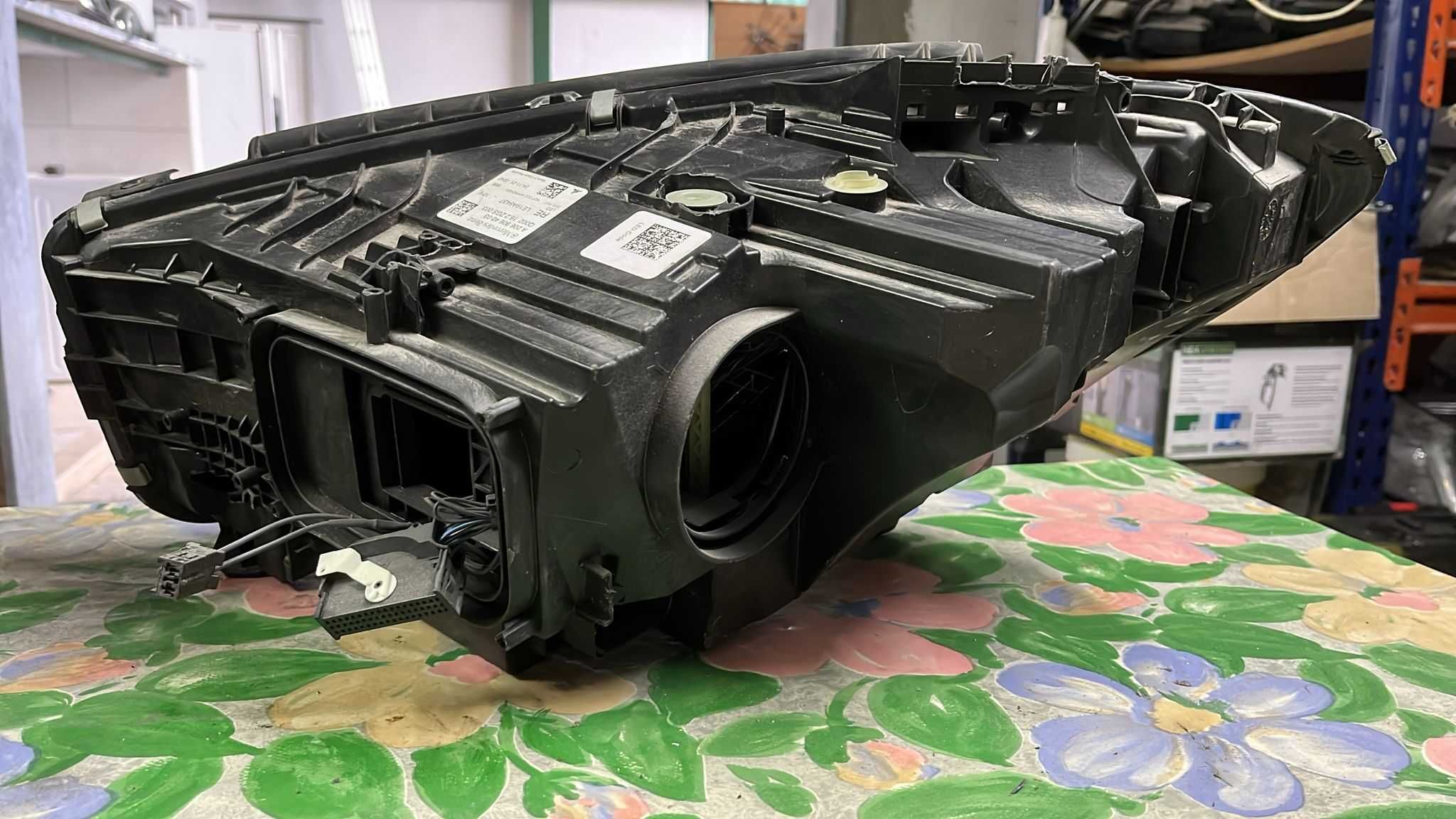 Par de Faróis frente Mercedes Class C W206
