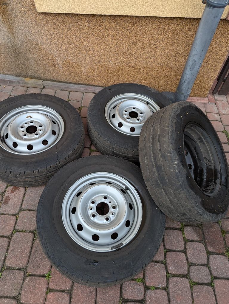 Felgi z oponami 215/70 R 15 C